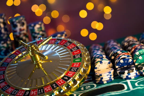 Người chơi Việt Nam thưởng thức slot online trên điện thoại tại kkvin